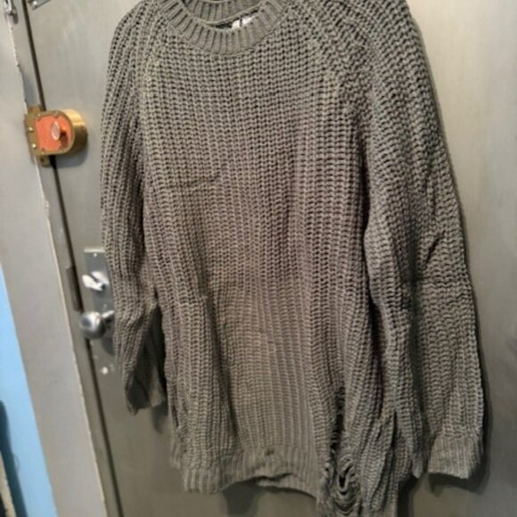 Grey Crew Neck distressed Sweater - NWOT - Picture 11 of 15